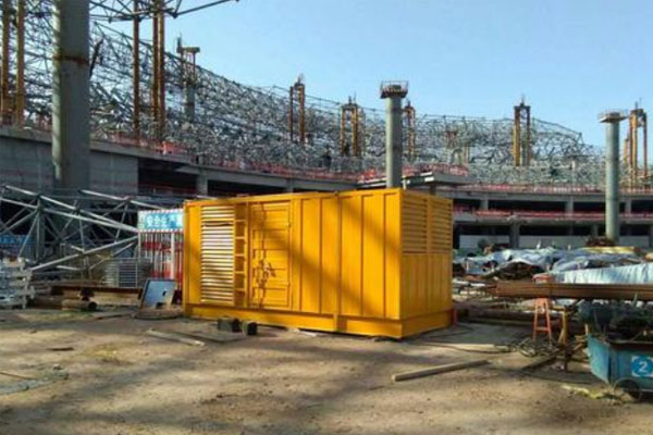 邢台发电机出租如何判断空气滤清器是否需要更换？